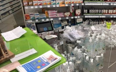 L’agence Petits-fils de Versailles communique en sac à pharmacie publicitaire pour promouvoir ses services d’aide aux personnes âgées