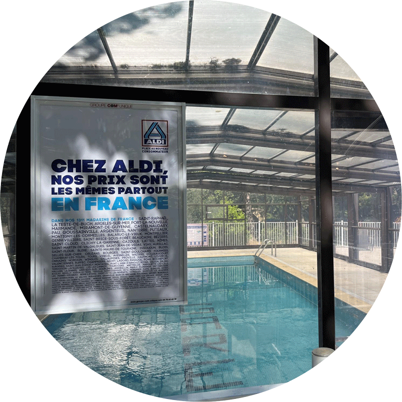 Réseau-PromoPiéton-Estival-Publicité-dans-les-camping-Piscine-Groupe-Com'Unique Réseau-PromoPiéton-Estival-Publicité-dans-les-camping-Piscine-Groupe-Com'Unique